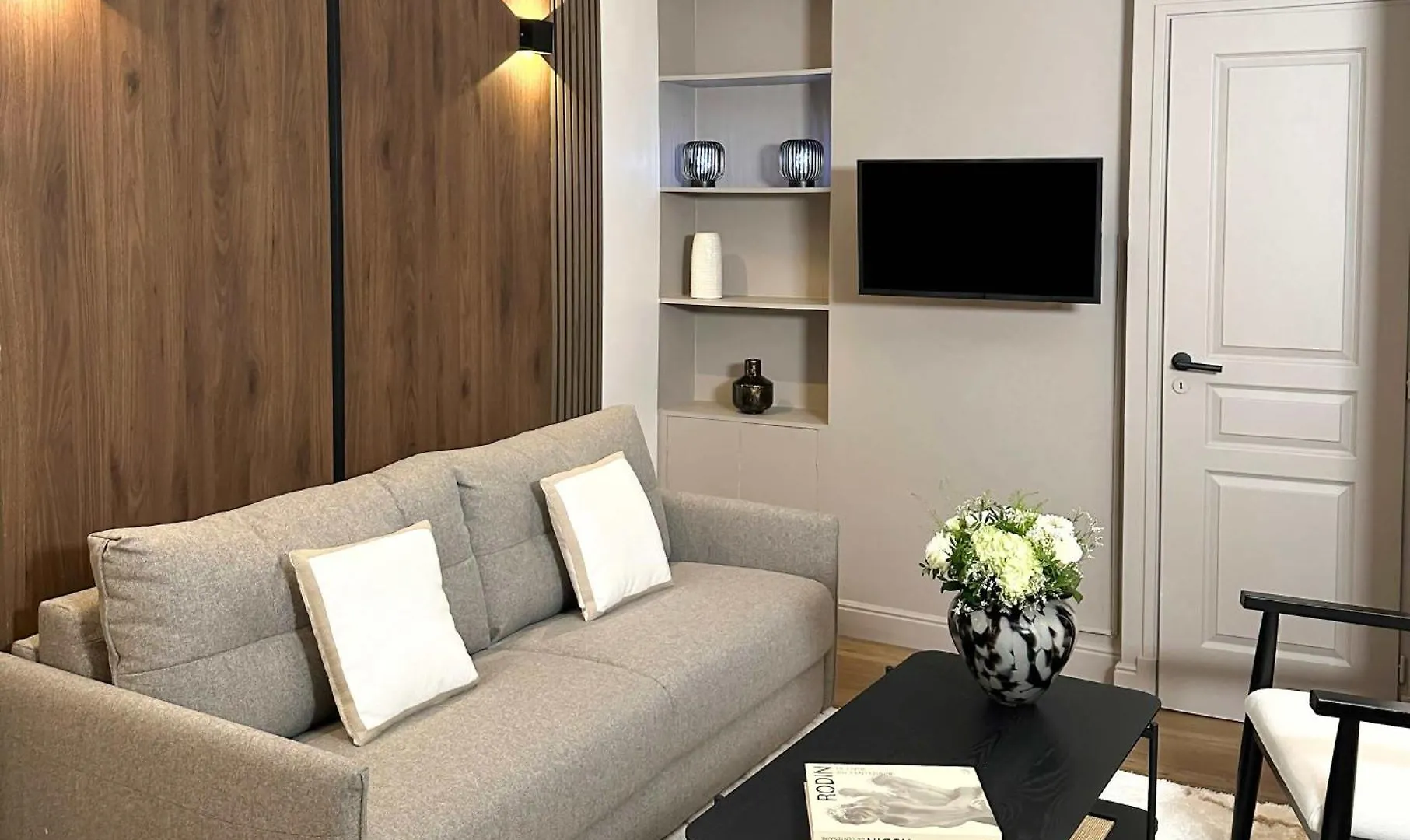 Unique Apartment At The Paris Bourse 0*,