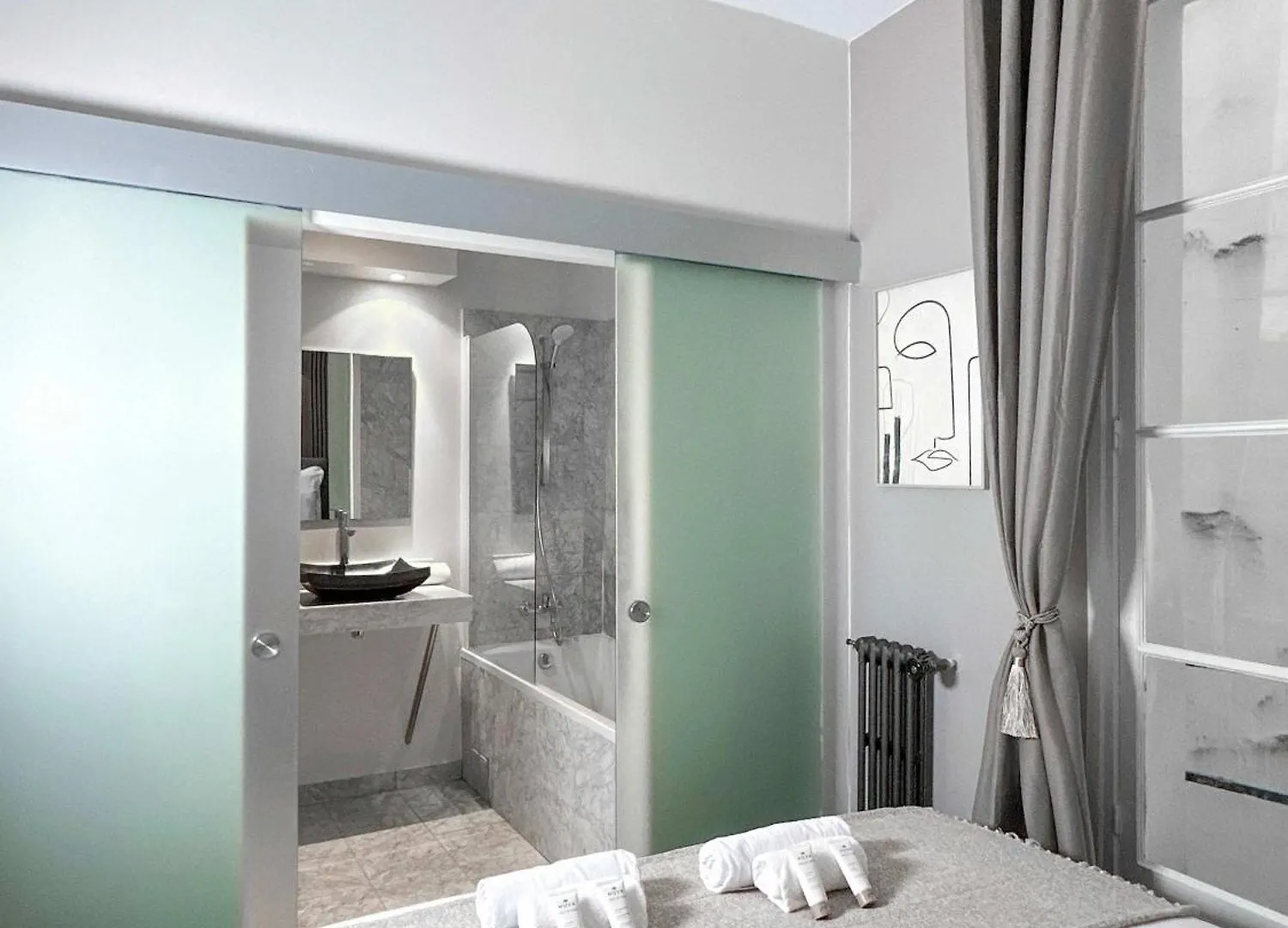 Unique Apartment At The Paris Bourse