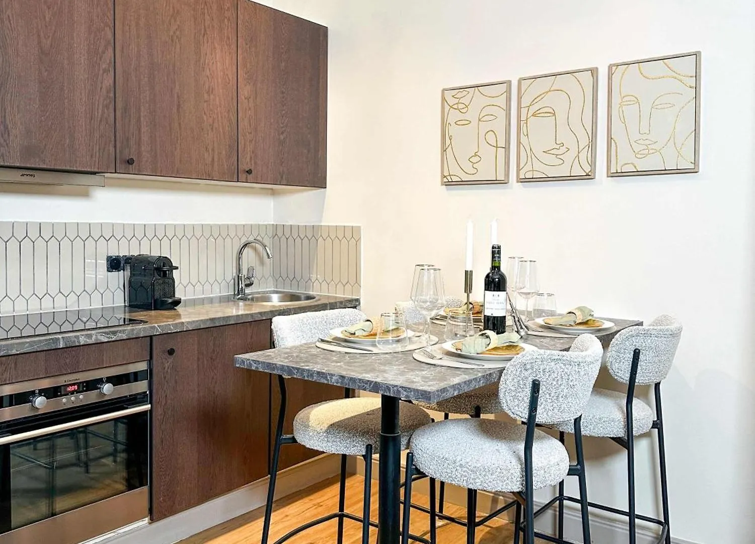 Unique Apartment At The Paris Bourse