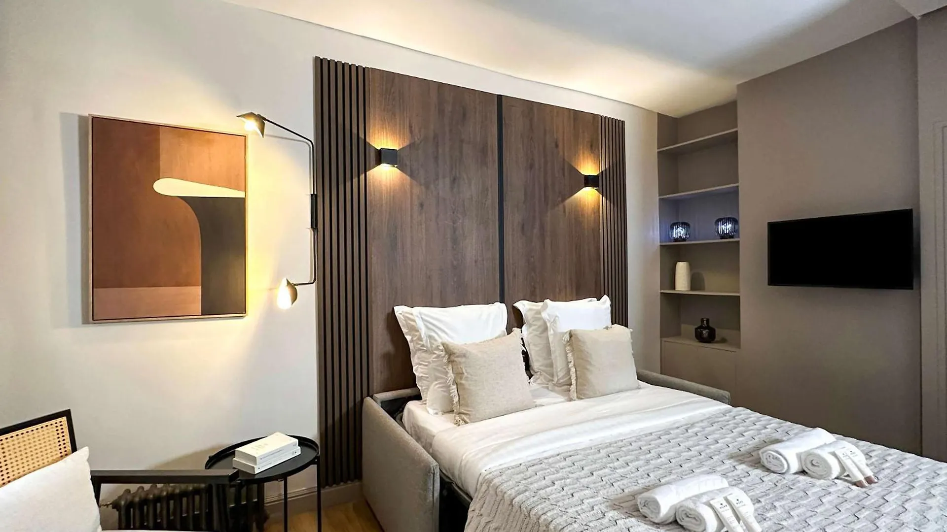 Unique Apartment At The Paris Bourse